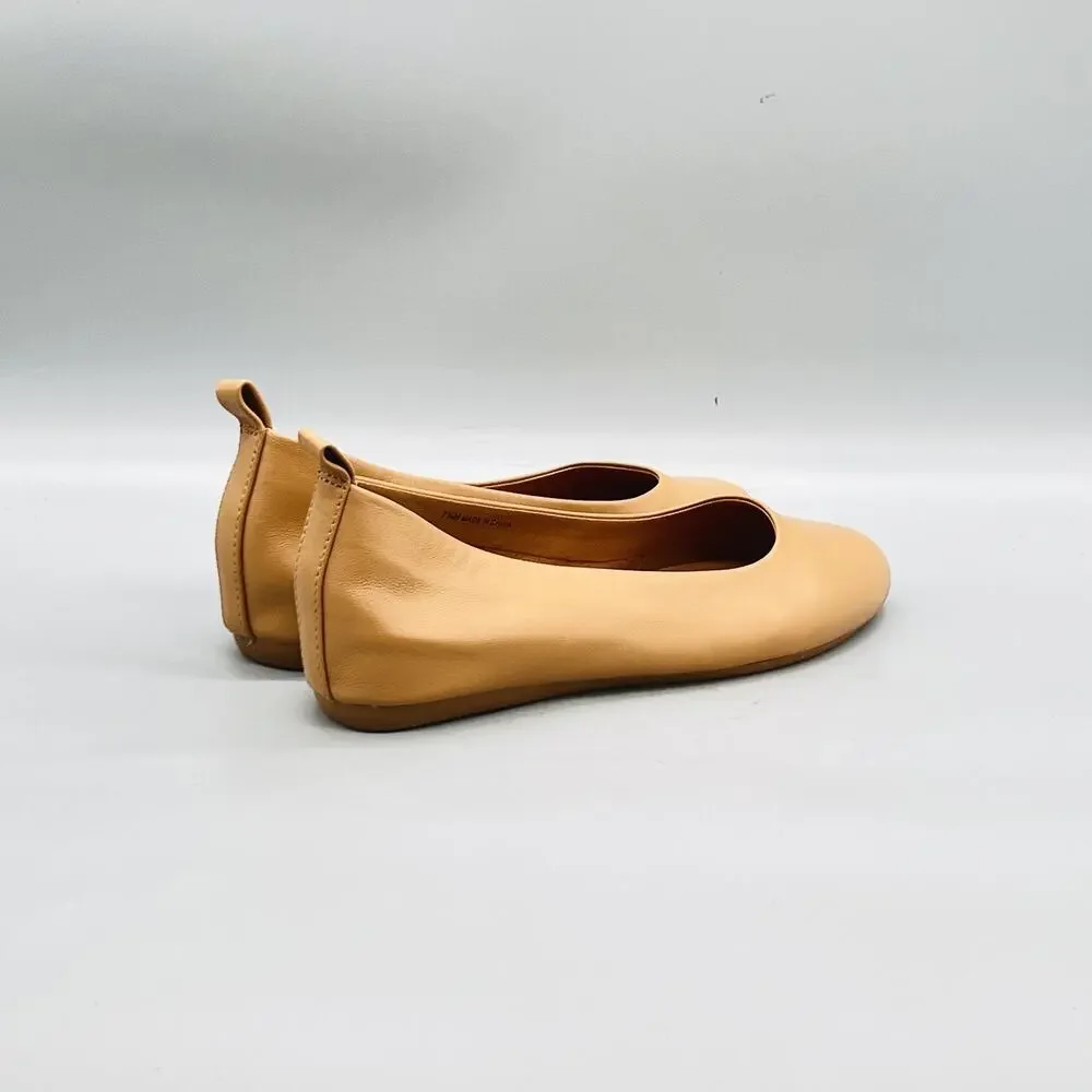 Andre Assous Shoes Womens 7.5 Beige Leather Featherweights Ballet Flats Slip On